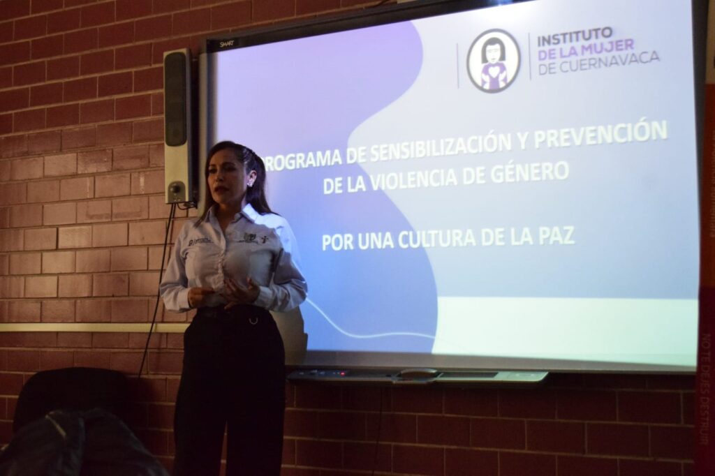 La Directora del IMC, la Dra. Lorena Elizabeth Castillo Castillo