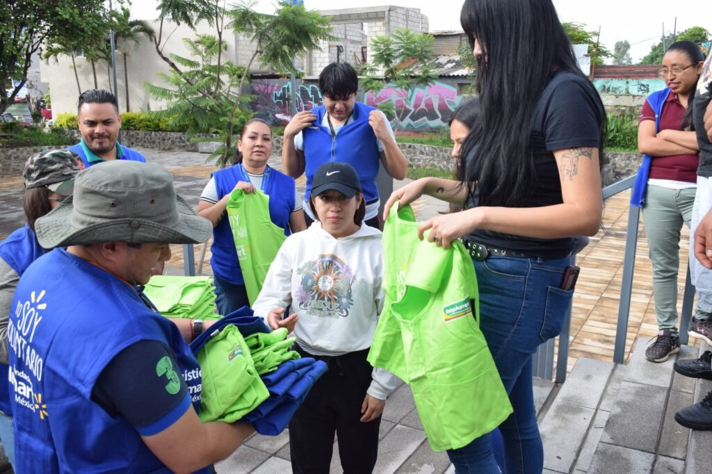 Ayuntamiento de Cuernavaca y Fundación Walmart México Voluntarios apoyando a su comunidad