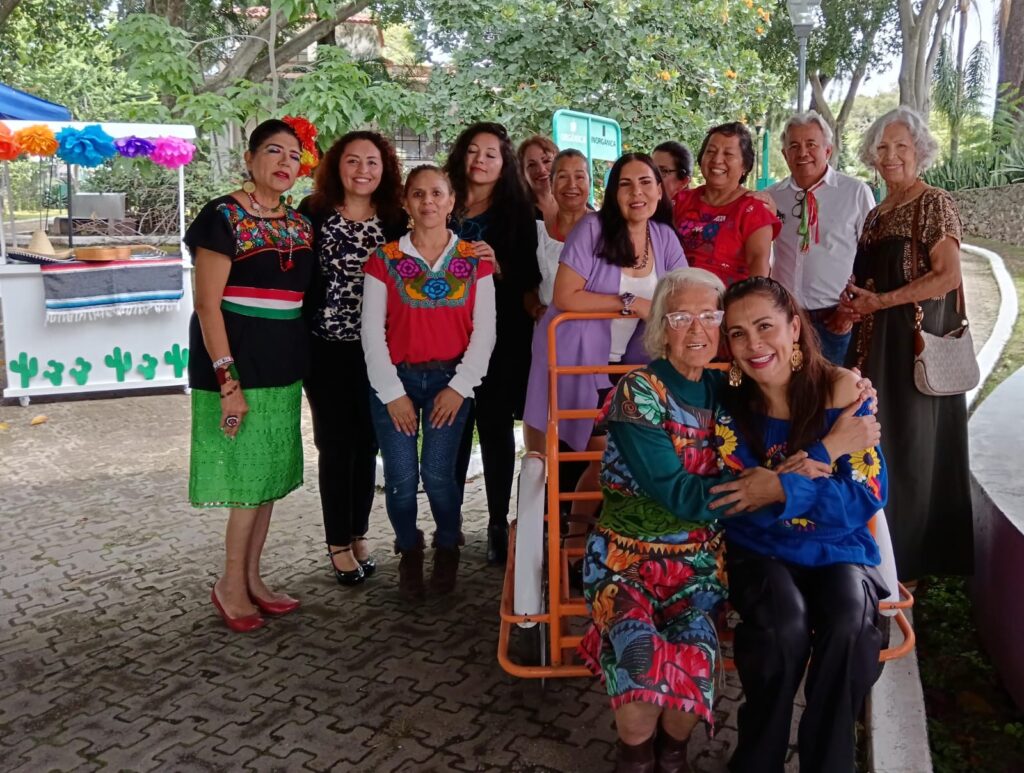 Kermés Patriótica por la Paz y el Emprendimiento - Instituto de la Mujer Cuernavaca.