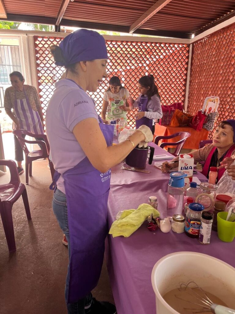 Talleres de Gastronomía y su Comercialización en el IMC - Elaboración Crepas multicolor y Galletas de nata.