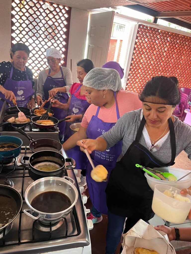 Emprendimiento: Elaboraron Rompope y Torrejas - Instituto de la Mujer de Cuernavaca