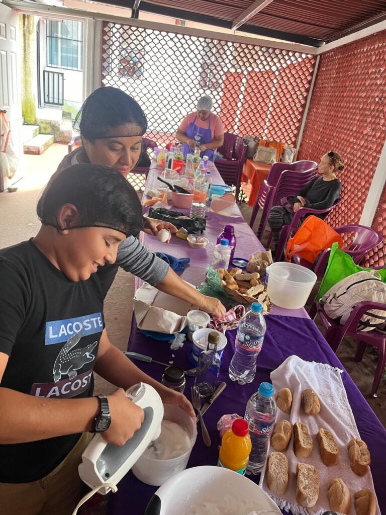 Emprendimiento: Elaboraron Rompope y Torrejas - Instituto de la Mujer de Cuernavaca