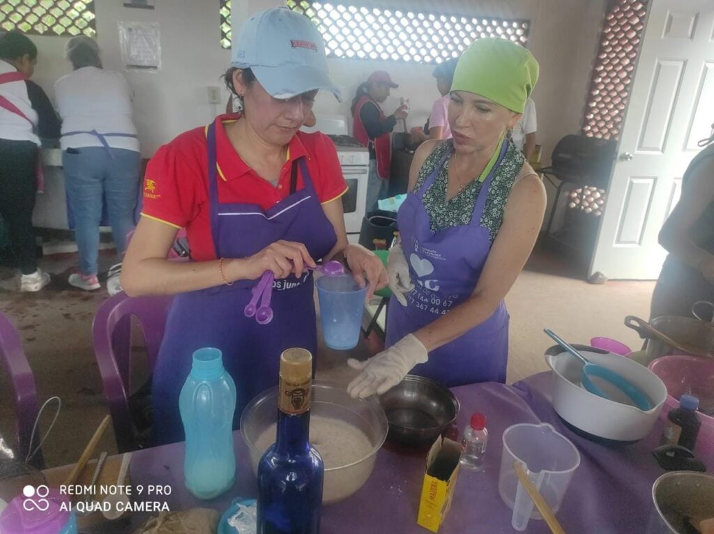 Emprendimiento: Elaboraron Rompope y Torrejas - Instituto de la Mujer de Cuernavaca