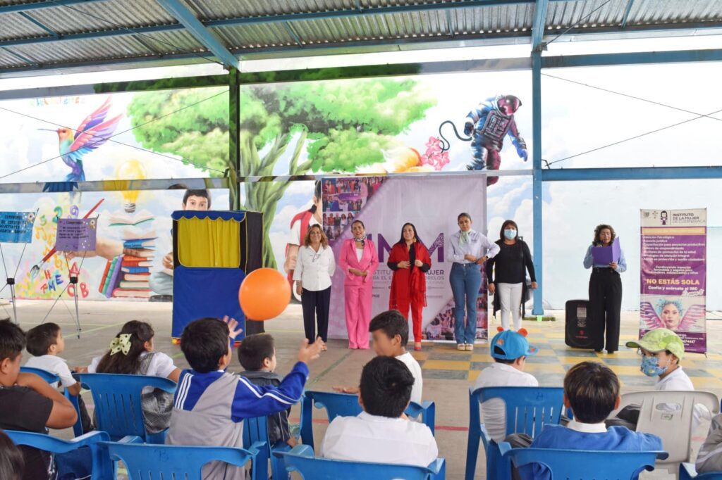 Teatro y Educación: “El lobo no está” en Escuelas de Cuernavaca -IMC