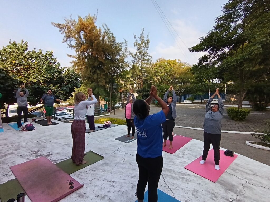 Actividades del IMC: Yoga, Talleres y Servicios