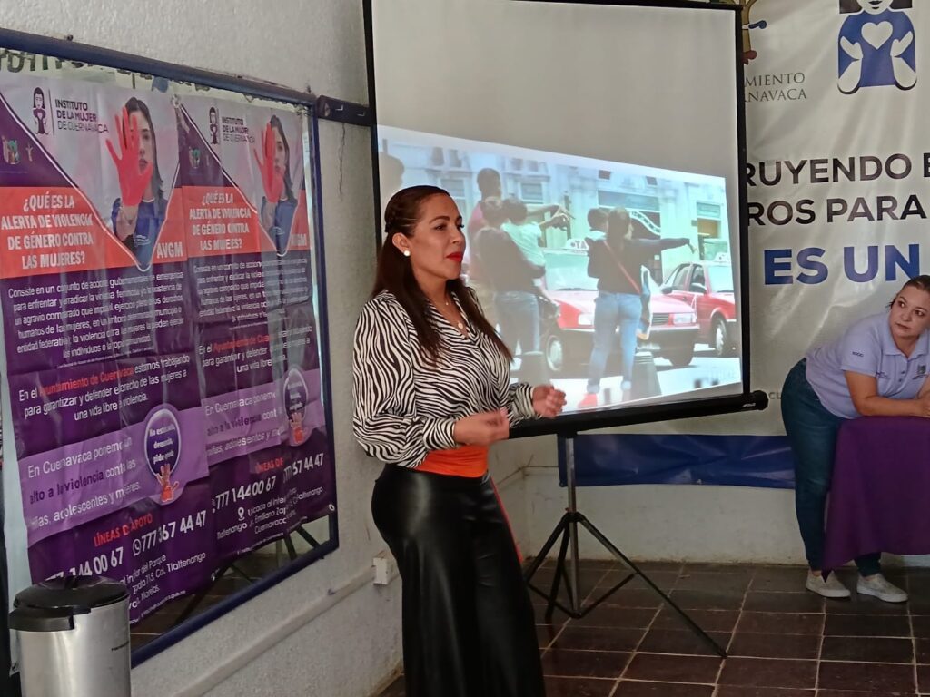 Capacitaciones a operadores de taxis -Instituto de la Mujer de Cuernavaca