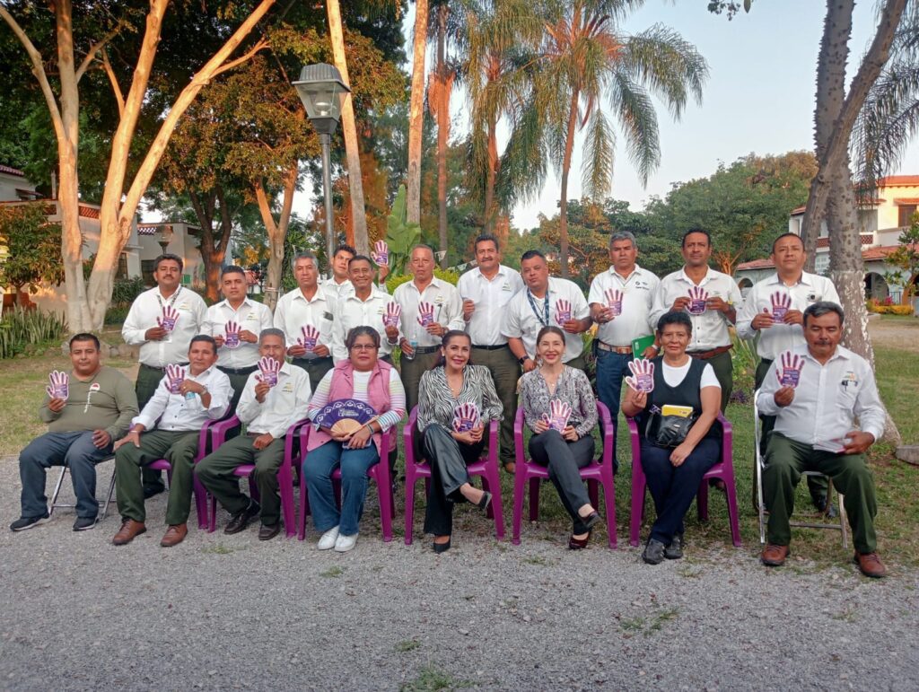 Capacitaciones a operadores de taxis -Instituto de la Mujer de Cuernavaca