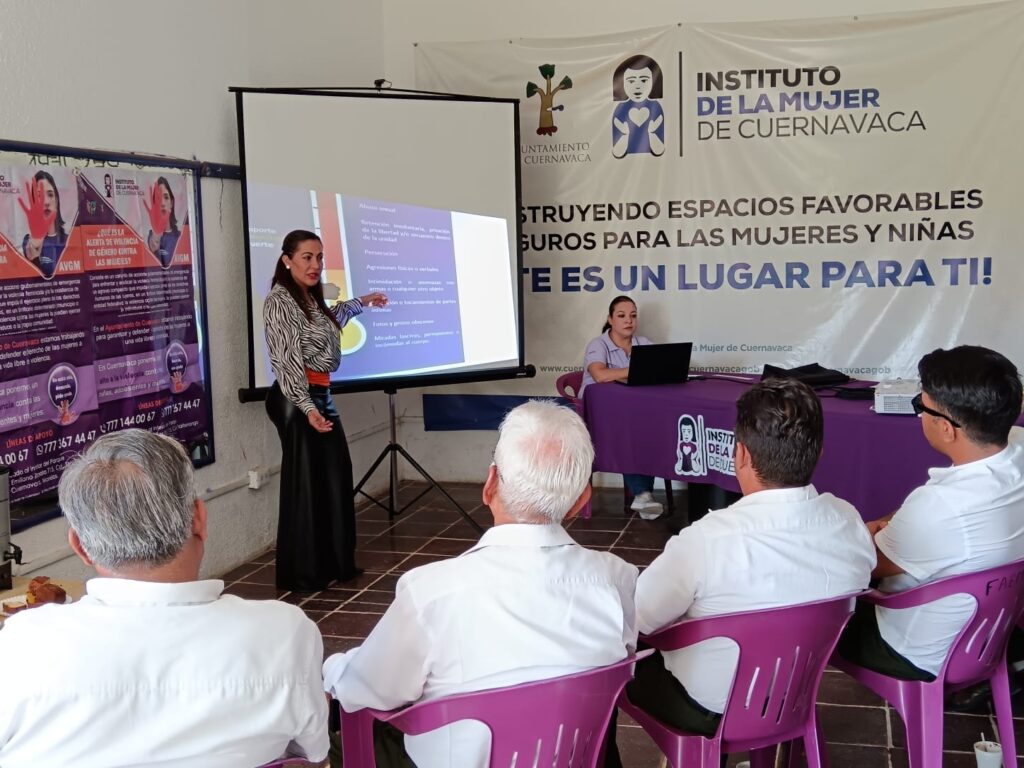 Capacitaciones a operadores de taxis -Instituto de la Mujer de Cuernavaca