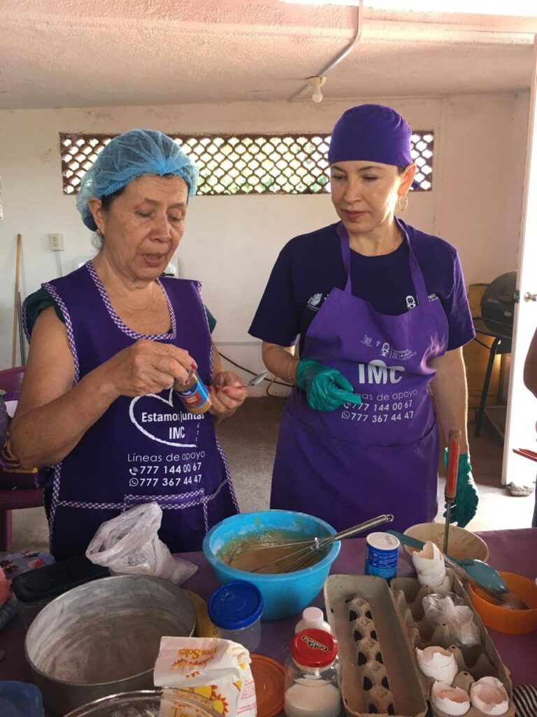 Fortalecimiento de la autonomía económica para mujeres - Taller de Elaboración de Pan de Plátano - Instituto de la Mujer de Cuernavaca