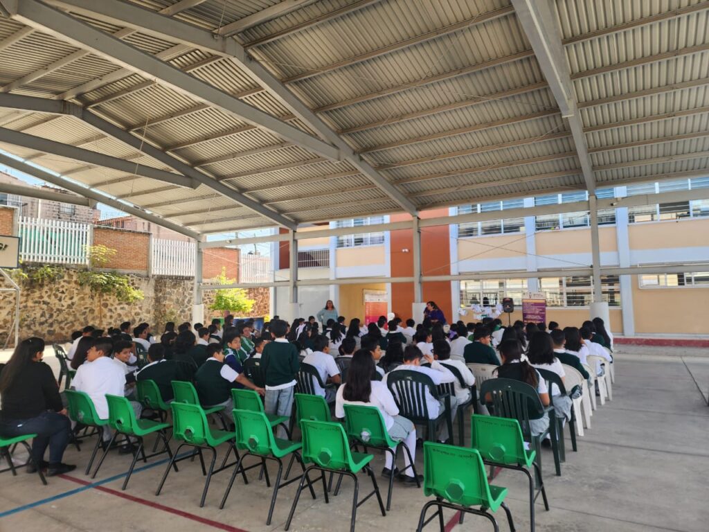 Prevención de la Violencia en el Noviazgo: IMC Lleva Mensaje a Estudiantes de Secundaria