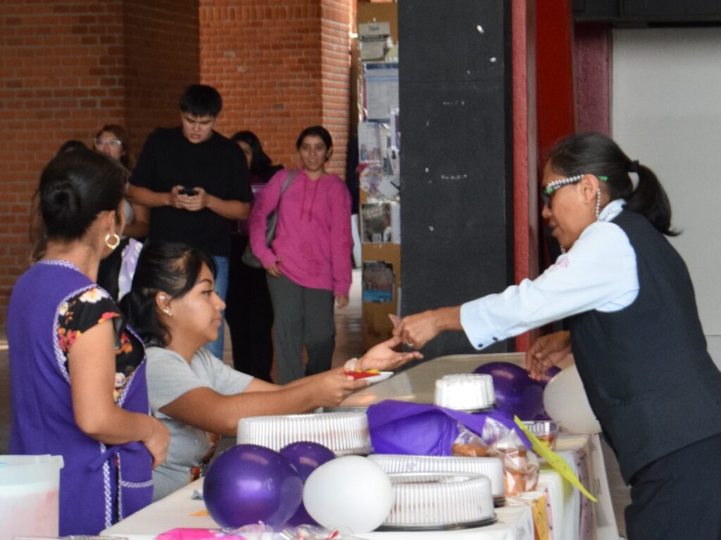 Cooperativa Violeta en la UAEM - Instituto de la Mujer de Cuernavaca