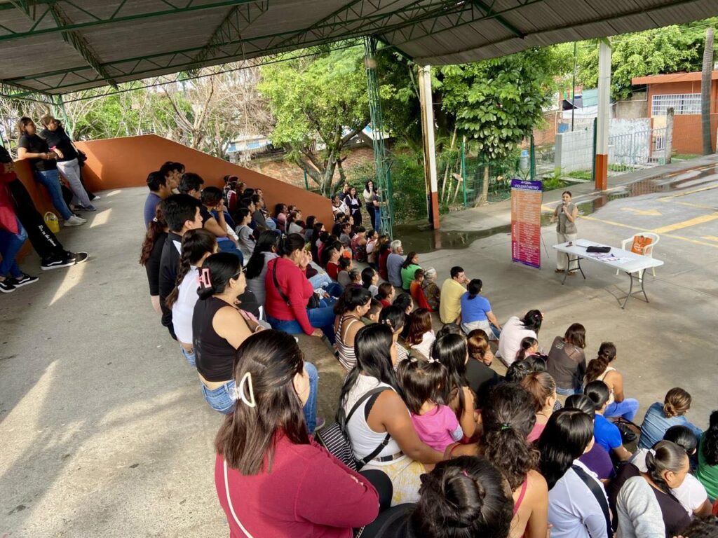 Plática “Escuela y Crianza Positiva” impartidas en escuelas de Cuernavaca