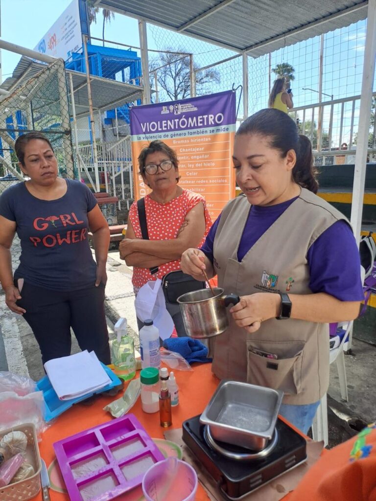 Jornada Naranja en Tlaltenango: Talleres, plática sobre prevención de violencia y Bazar Sororo para mujeres de la comunidad.