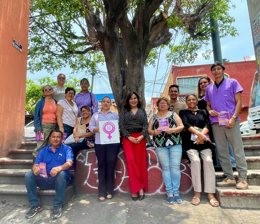 Vecinas, vecinos y comerciantes del centro de Cuernavaca se suman al Programa Puntos Violeta. Instituto de la Mujer de Cuernavaca💜