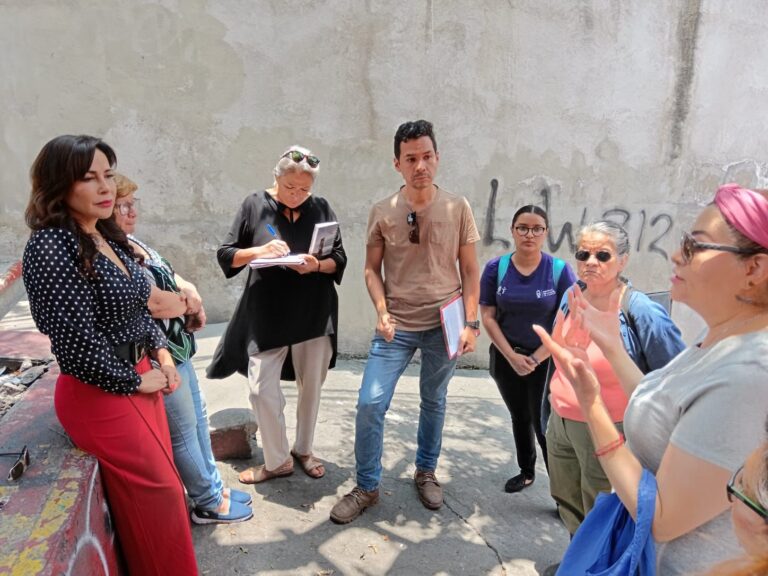 Vecinas, vecinos y comerciantes del centro de Cuernavaca se suman al Programa Puntos Violeta. Instituto de la Mujer de Cuernavaca💜