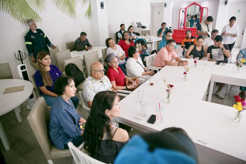Instalación de los nuevos Puntos Violeta en Las Palmas, con la participación del IMC, autoridades municipales y la comunidad, para brindar apoyo y protección integral a mujeres, adolescentes y niñas.