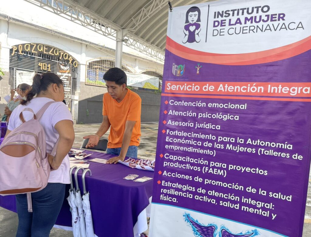 IMC brindando orientación en el módulo itinerante - Jornada Naranja - Tlatenango