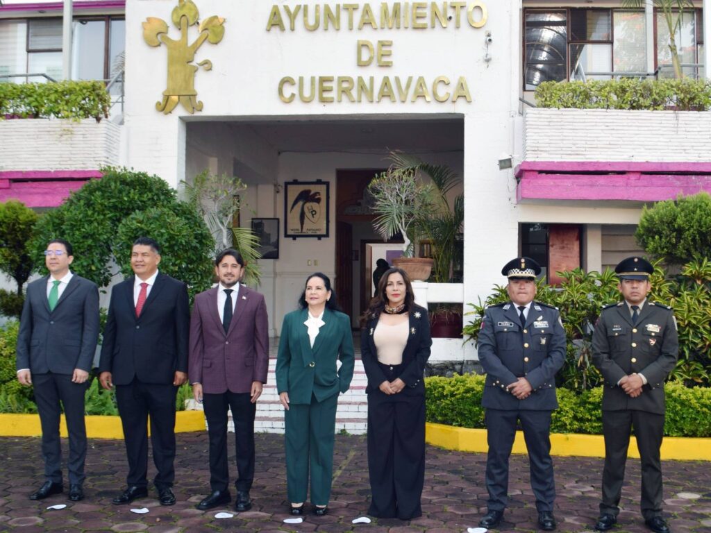 Directora del IMC toma la voz en ceremonia cívica estatal