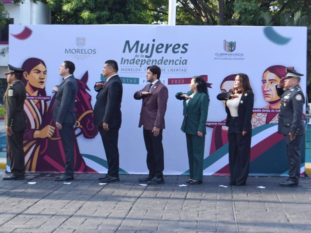 Directora del IMC toma la voz en ceremonia cívica estatal