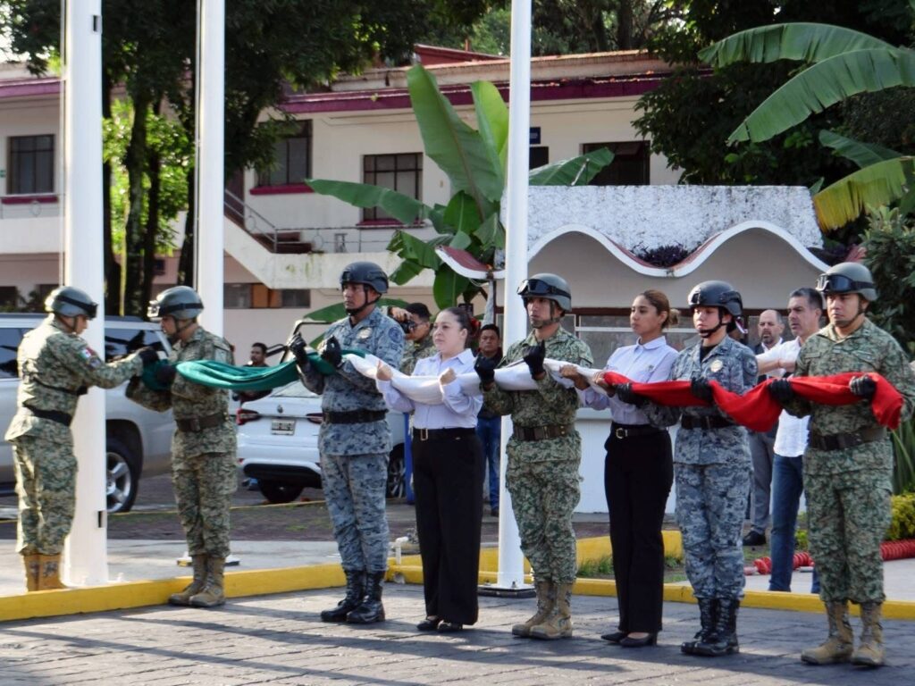 Directora del IMC toma la voz en ceremonia cívica estatal