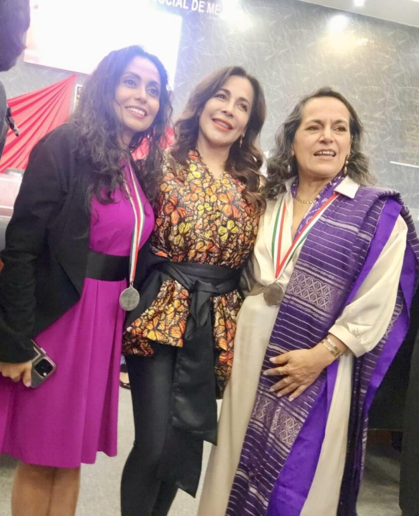 Entrega de la Presea Xochiquetzalli 2025 con la presencia del IMC y mujeres reconocidas por su labor en igualdad y derechos de las mujeres.