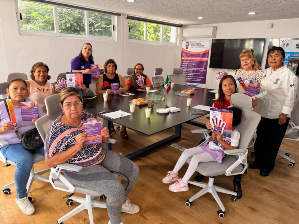 Entrega de actas de instalación a integrantes de las Redes de Mujeres Constructoras de la Paz (MUCPAZ) de las colonias Chapultepec, Lázaro Cárdenas y León Gaspar - IMC