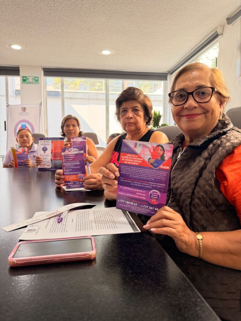 Entrega de actas de instalación a integrantes de las Redes de Mujeres Constructoras de la Paz (MUCPAZ) de las colonias Chapultepec, Lázaro Cárdenas y León Gaspar - IMC