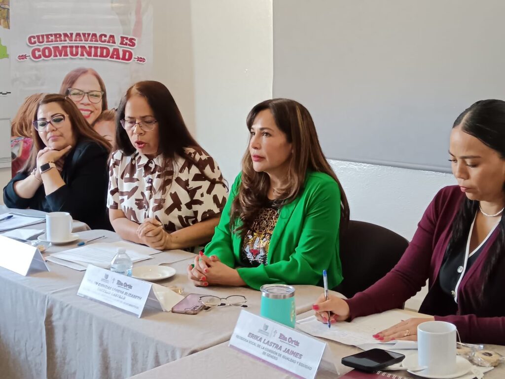 La directora del Instituto de la Mujer de Cuernavaca (IMC), Lorena Elizabeth Castillo Castillo, presentó los avances trimestrales y proyectos estratégicos del IMC durante la Primera Sesión Ordinaria de la Comisión de Igualdad y Equidad de Género