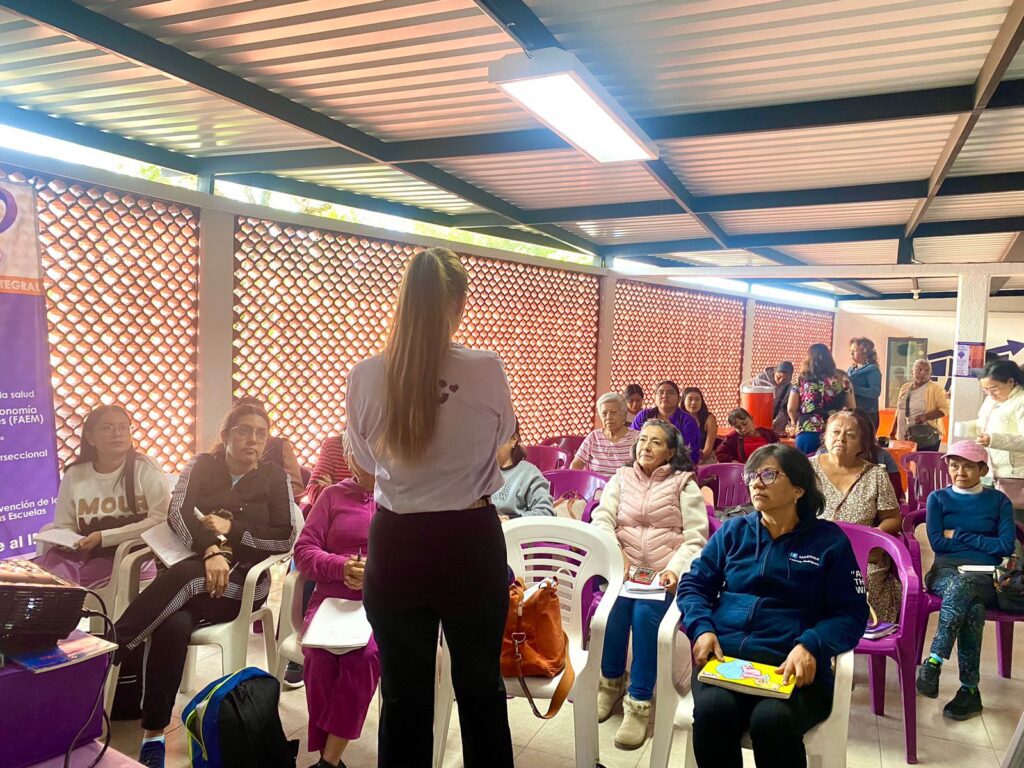 El Instituto de la Mujer de Cuernavaca (IMC) llevó a cabo el Taller de Educación Financiera para Mujeres, brindando herramientas prácticas para el manejo responsable de los recursos económicos y fortaleciendo la autonomía financiera como parte del bienestar integral de las mujeres.