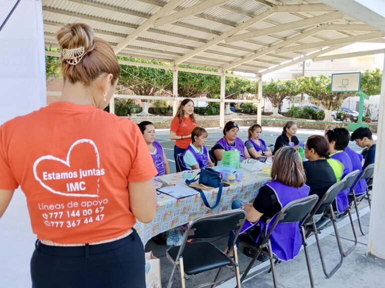 El Instituto de la Mujer de Cuernavaca (IMC) llevó a cabo actividades de desarrollo personal y un taller de elaboración de bisutería en la colonia Tulipanes