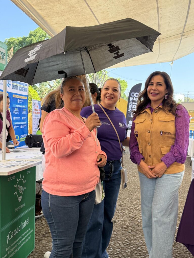 Participación del IMC en la Feria Nacional del Empleo 2026 brindando orientación y servicios a mujeres en Cuernavaca.