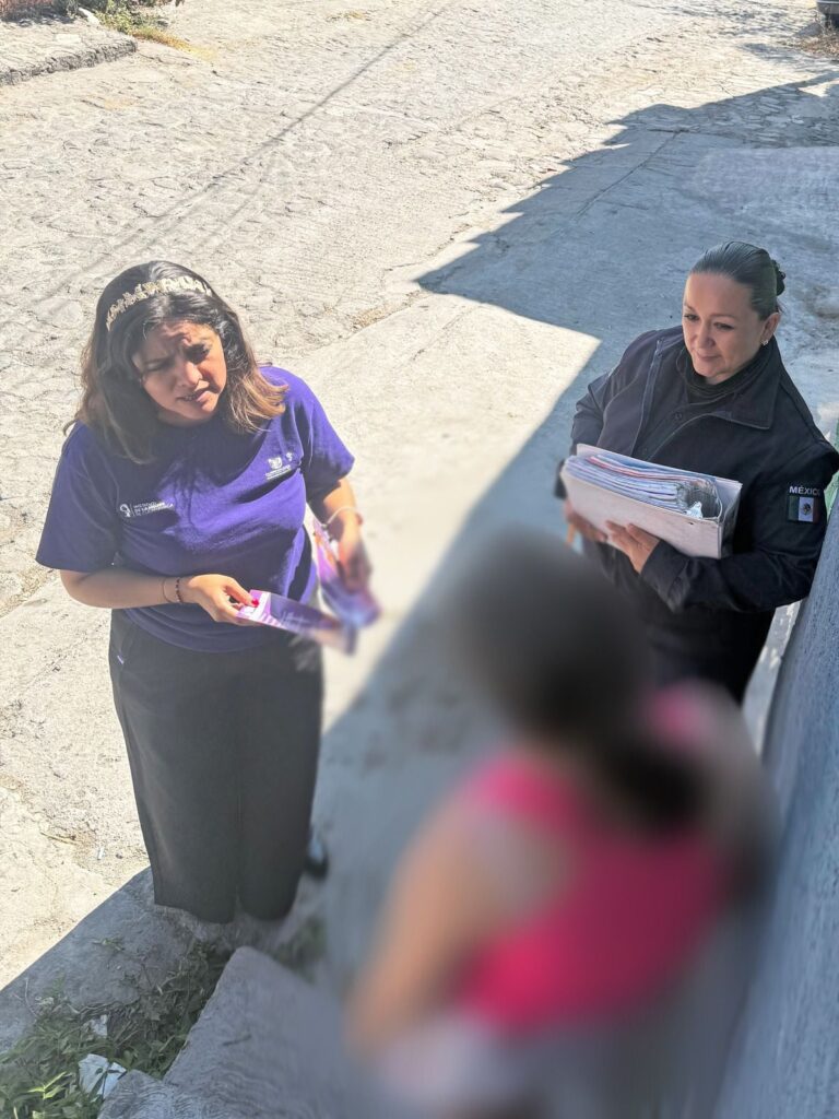 Personal del Instituto de la Mujer de Cuernavaca realiza recorridos de verificación de medidas de protección en colonias del municipio.