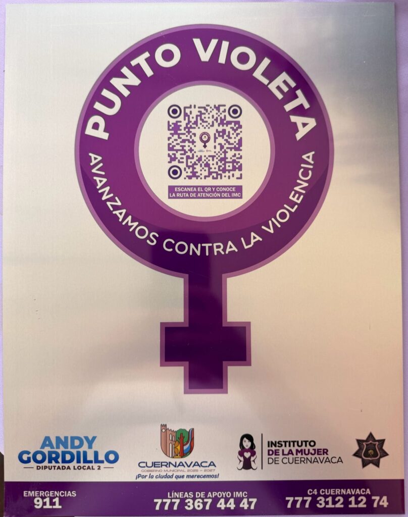 Instalación de Punto Violeta en el Mercadito Comonfort de Cuernavaca para brindar espacios seguros y apoyo a mujeres.