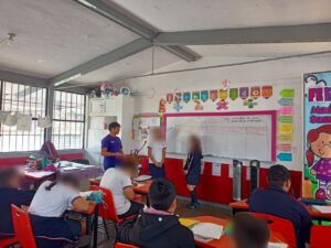 Talleres del IMC sobre emociones y autoestima en niñas y niños en escuela primaria de Cuernavaca.