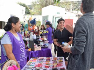 mprendedoras de la Cooperativa Violeta IMC participando en la Feria de Salud Planetaria 2026 en La Salle Cuernavaca.