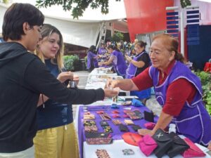 mprendedoras de la Cooperativa Violeta IMC participando en la Feria de Salud Planetaria 2026 en La Salle Cuernavaca.