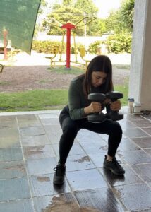 Usuarias participan en la jornada de asesoría nutricional y acondicionamiento físico realizada en las instalaciones del Instituto de la Mujer de Cuernavaca.