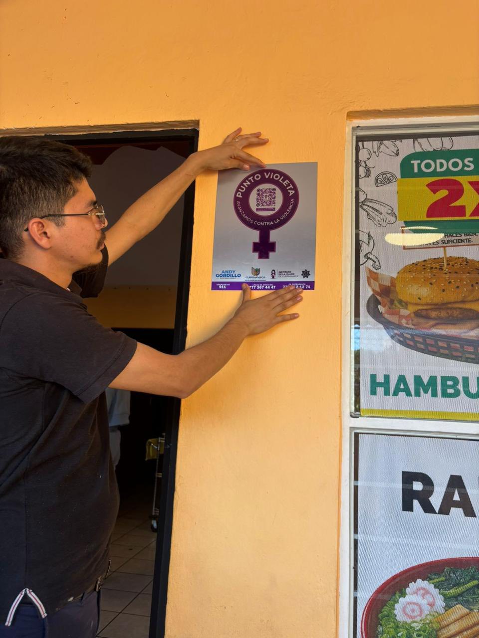 Personal de establecimientos y espacios educativos participa en las capacitaciones y recibe la acreditación como Punto Violeta por parte del IMC.