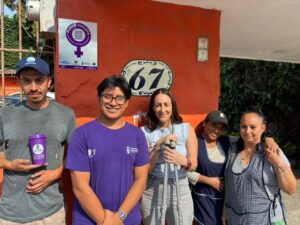 Personal de establecimientos y espacios educativos participa en las capacitaciones y recibe la acreditación como Punto Violeta por parte del IMC.