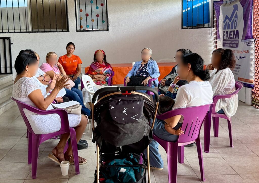 Mujeres indígenas participan en un grupo focal realizado por el IMC y el INSP para dialogar sobre salud menstrual, derechos humanos y estrategias de inclusión.