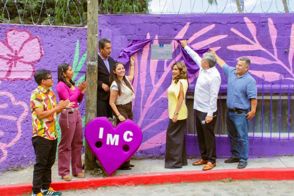 Autoridades municipales, representantes del IMC, INSP y comunidad participan en la inauguración del primer Corredor de Género Seguro de Cuernavaca, con acciones de recuperación urbana y prevención.