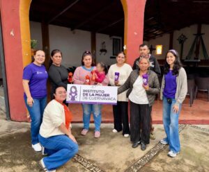 El IMC participa en la Feria de la Paz en Ahuatepec, acercando servicios de atención y un taller de jabones artesanales a la comunidad.