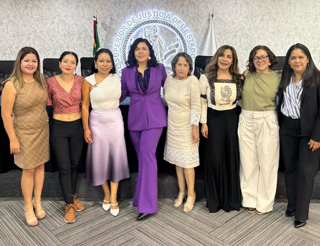 La directora general del IMC, Dra. Lorena Elizabeth Castillo Castillo, durante la firma del convenio entre el Poder Judicial y la Fiscalía General de Morelos.