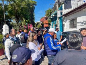 Madres de familia y mujeres de la comunidad participan en la conformación del Comité MUCPAZ y en una marcha exploratoria en el entorno de la Escuela Primaria Fray Bartolomé.