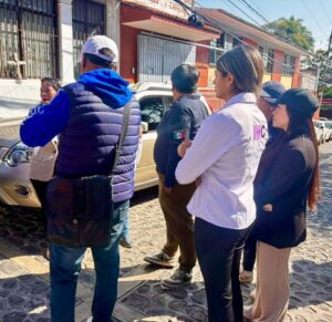 Madres de familia y mujeres de la comunidad participan en la conformación del Comité MUCPAZ y en una marcha exploratoria en el entorno de la Escuela Primaria Fray Bartolomé.