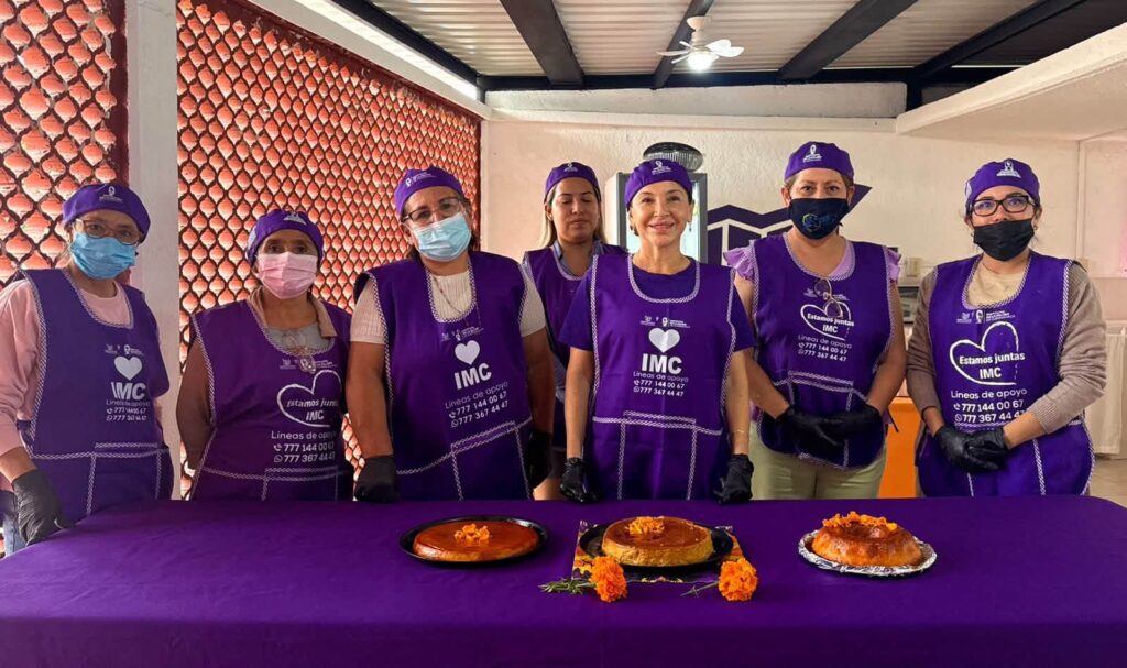 Participantes del FAEM aprenden a elaborar flan de cempasúchil - IMC