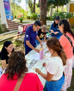 El Instituto de la Mujer de Cuernavaca (IMC), en colaboración con la Casa Ecológica de SAPAC, realizó un taller de Elaboración de Catrinas